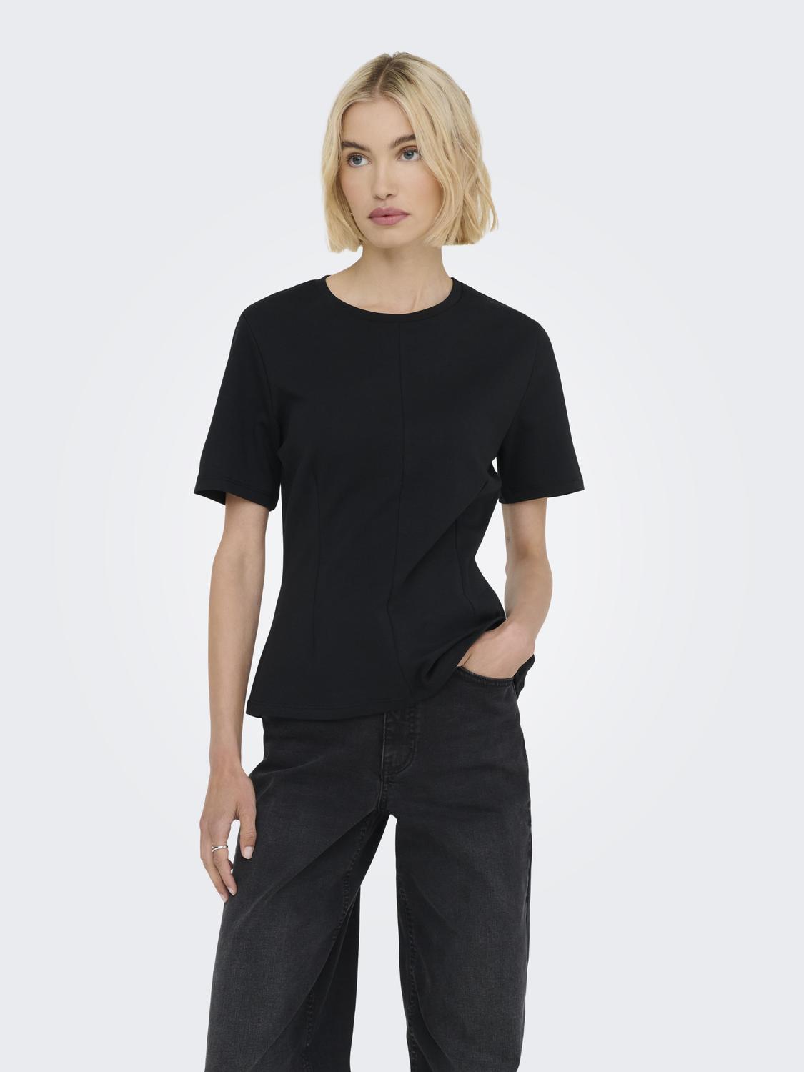 model_shot-front
